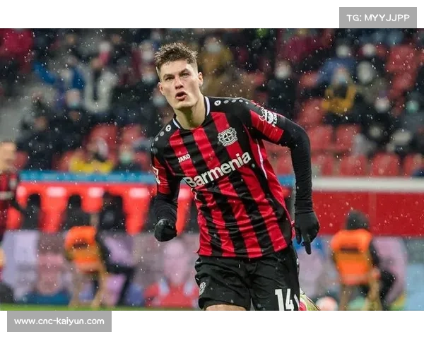 勒沃库森发布世俱杯球衣 致敬1977年首冠辉煌时刻